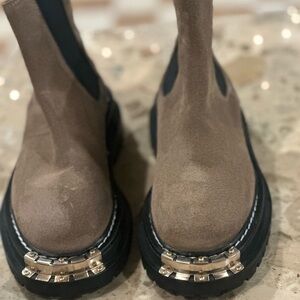 Sandro Tan Leather Suede Chelsea Boots Sz 35 (USW5)